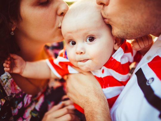 200 tysięcy złotych za urodzenie dziecka zamiast 800 plus 200 tysięcy złotych za urodzenie dziecka zamiast 800 plus