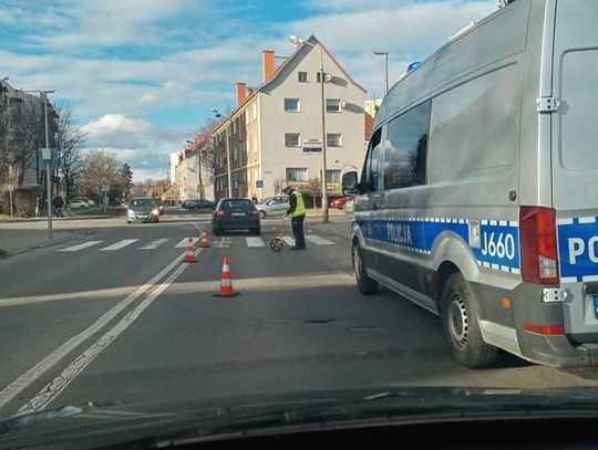 22-letni kierowca audi potrącił starszą kobietę na przejściu dla pieszych