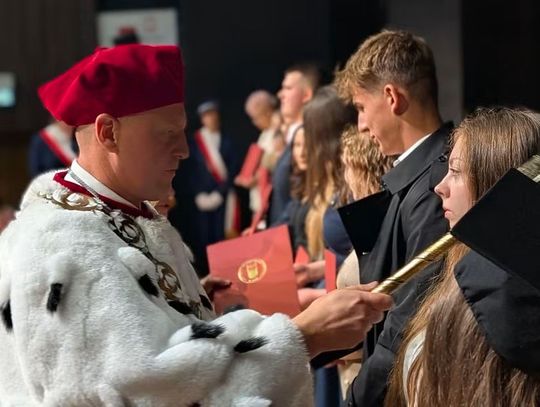 25 lat studenckiej energii. PANS w Nysie rozpoczęła kolejny rok akademicki