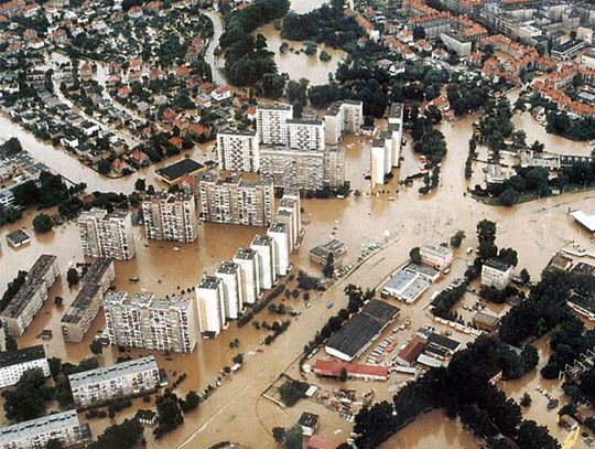 27 lat od Powodzi Tysiąclecia. Zobacz archiwalny materiał