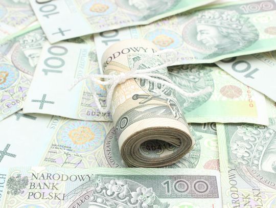 300 złotych czeka. Można składać wnioski o wyprawkę szkolną