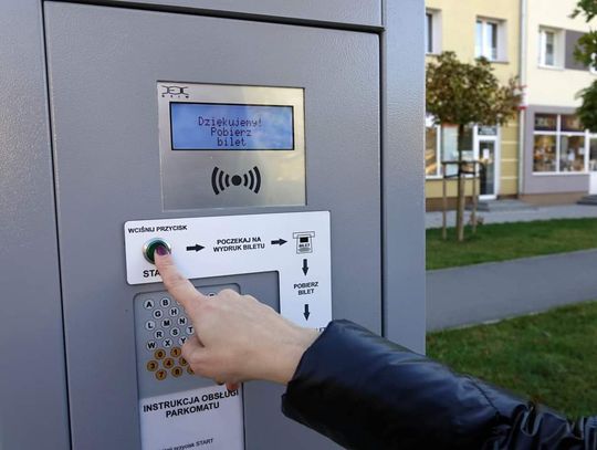 Bez opłat parkingowych na ul. Piastowskiej. Czekają nas jednak zmiany zasad parkowania