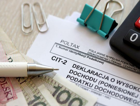 Blisko co drugi Polak wciąż nie rozliczył PIT. Tak tracą szansę na szybki zwrot nadpłaty