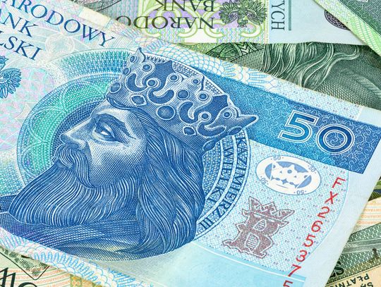 Czternastki wypłacone. Ponad 200 tysięcy seniorów z dodatkowymi pieniędzmi
