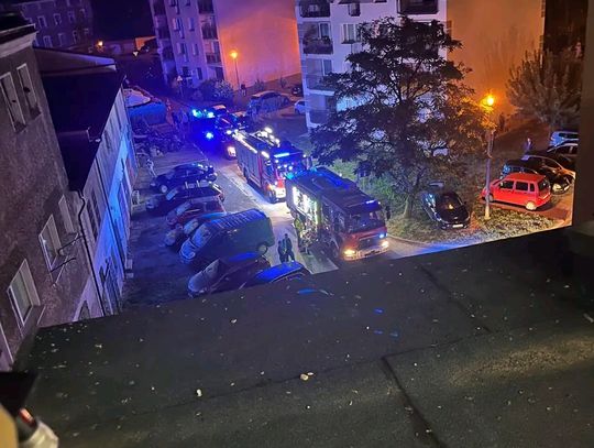 Damatyczny upadek mężczyzny z trzeciego piętra. Akcja ratowników wysokościowych