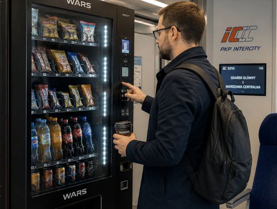 Kawa i przekąski bez kolejki. WARS podwaja liczbę automatów w pociągach