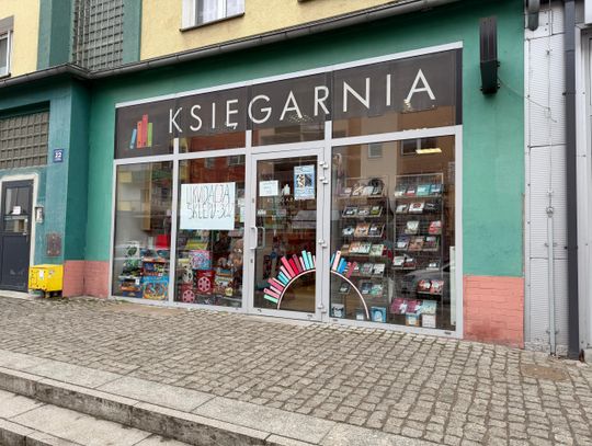 Koniec pewnej epoki. Ostatnia niesieciowa księgarnia w Nysie znika z mapy miasta