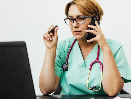 Lekarze na celowniku oszustów. Tak zdobywają dostęp do recept