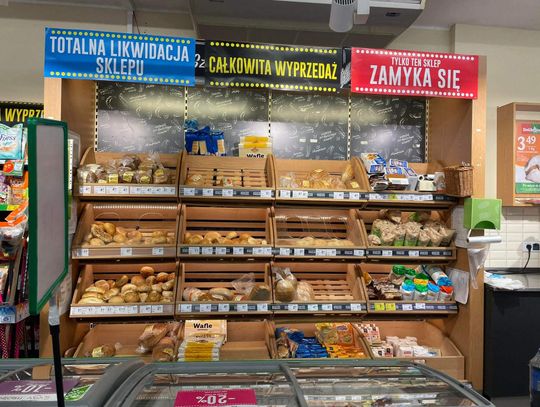 Likwidują sklep na Kolejowej. Trwa wielka wyprzedaż
