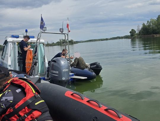 Łódź przewróciła się na Jeziorze Nyskim. Interweniował WOPR