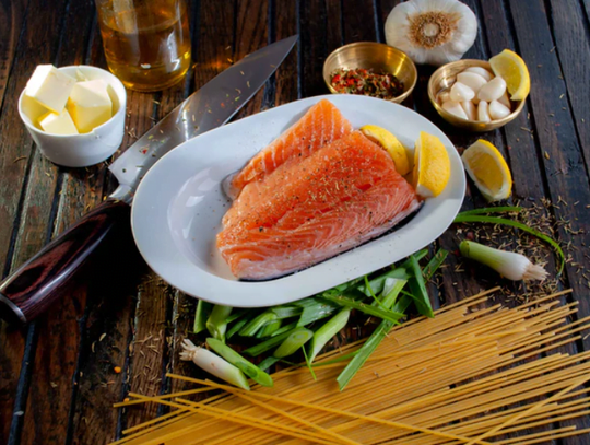 Łosoś z sosem chimichurri