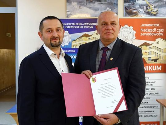 Nauczyciel z Mechanika uratował człowieka. Podziękował mu starosta nyski