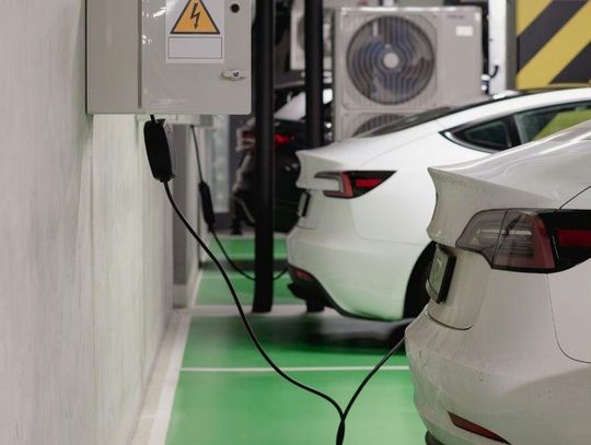 Nowa polska specjalność? Kradzież kabli do ładowania samochodów