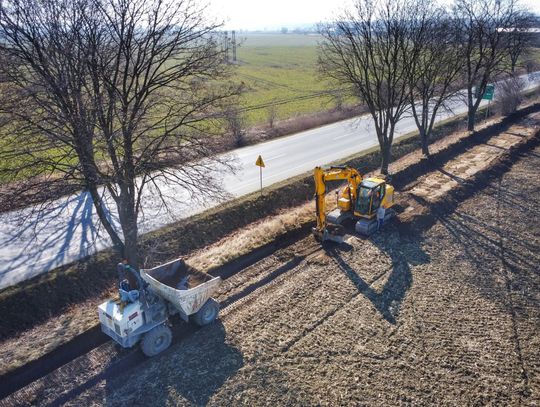 Nowa ścieżka rowerowa i rondo w Nysie. Trwa ważna inwestycja drogowa powiatu
