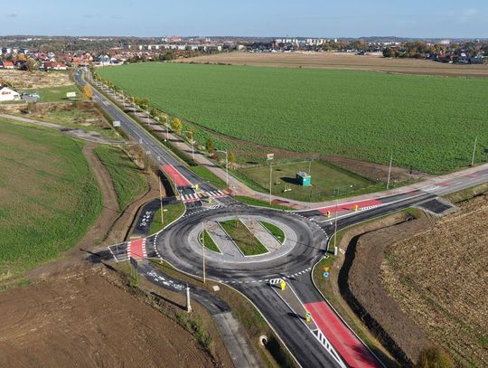 Nowe rondo i ścieżka pieszo-rowerowa gotowe! A to nie koniec projektu.