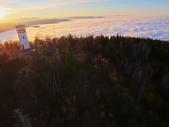 Nowy Rok na Kopie Biskupiej. Górskie powitanie w dwóch odsłonach