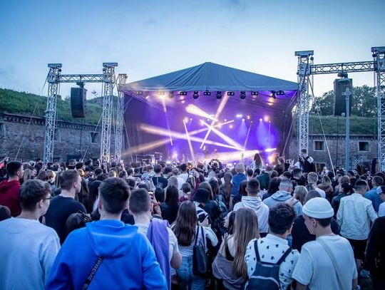 Piersi gwiazdą Nyskich Juwenaliów 2026. Studenci PANS w Nysie szykują wielkie święto