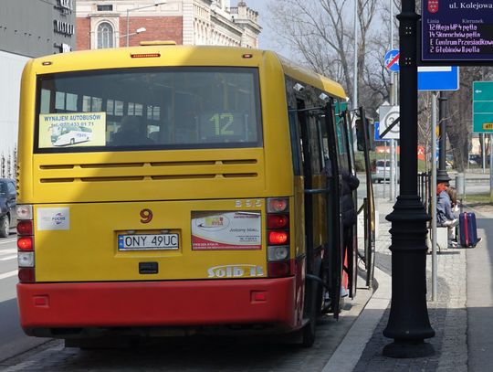 Pijany kierowca wjechał w autobus MZK