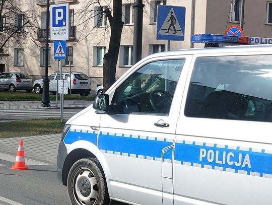 Policja kontroluje osoby objęte kwarantanną