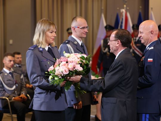 Policjanci z Nysy uratowali życie 41-latkowi. Zostali odznaczeni