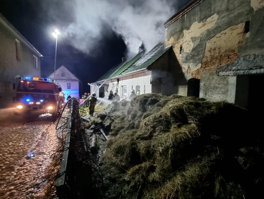 Poważny pożar w regionie. Ucierpiał starszy mężczyzna