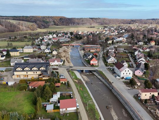 Rok po powodzi ścieki nadal płyną do rzeki