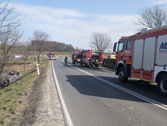 Samochód dachował i stanął w płomieniach