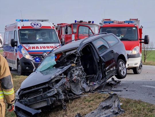 Samochód osobowy zderzył się z tirem