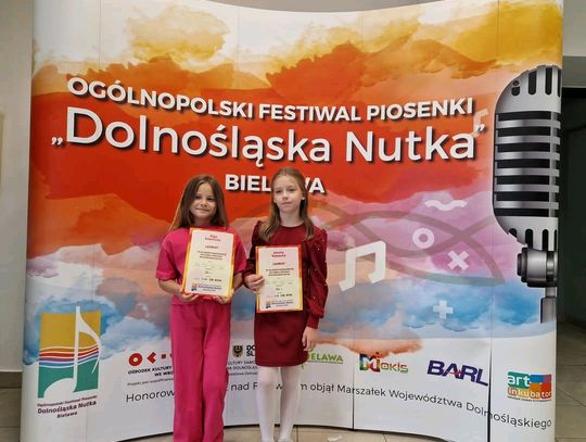 Sukces młodych wokalistek z Nysy na muzycznym festiwalu w Bielawie Sukces młodych wokalistek z Nysy na muzycznym festiwalu w Bielawie
