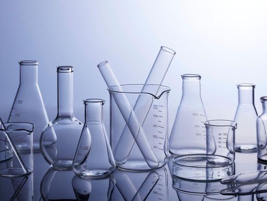 Szkło laboratoryjne – różnice, których nie warto ignorować