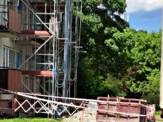 Tragiczny wypadek podczas remontu balkonów w Nysie. Nie żyje 64-letni mężczyzna
