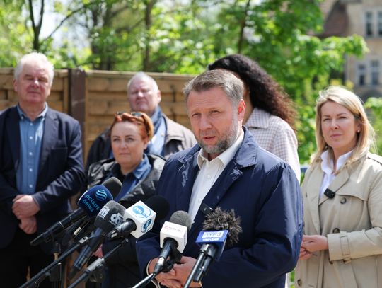 Trwa odbudowa mostów i szkół po powodzi