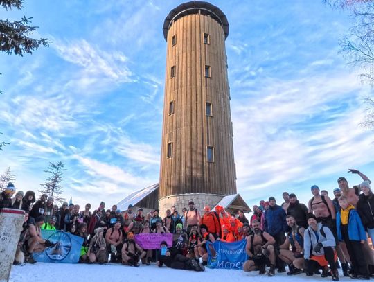 W szortach na Górę Borówkową. Zimowa akcja charytatywna dla Darii Jagiełło W szortach na Górę Borówkową. Zimowa akcja charytatywna dla Darii Jagiełło