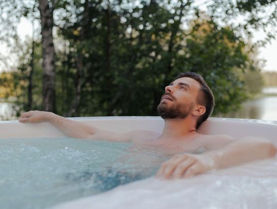 Wanna spa w ogrodzie – jak to urządzić?