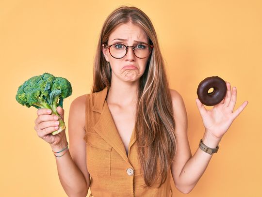 Wiemy, co zdrowe. I robimy odwrotnie. To groźne dla naszego zdrowia Wiemy, co zdrowe. I robimy odwrotnie. To groźne dla naszego zdrowia