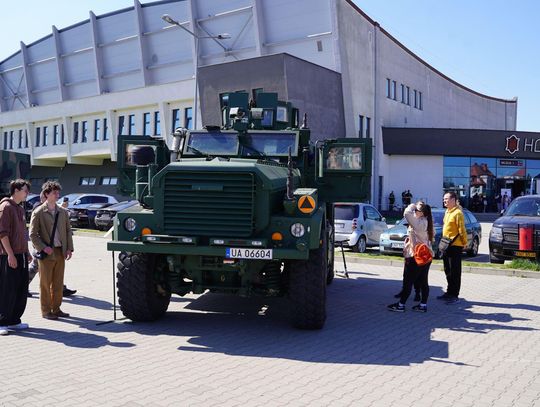 Wojskowe targi pracy w Nysie. Tysiące odwiedzających i nowoczesny sprzęt