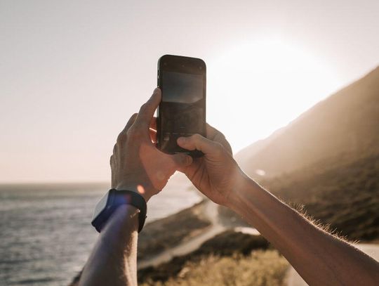Zdjęcie z wakacji na L4? ZUS cofa zasiłki i żąda zwrotu pieniędzy Zdjęcie z wakacji na L4? ZUS cofa zasiłki i żąda zwrotu pieniędzy