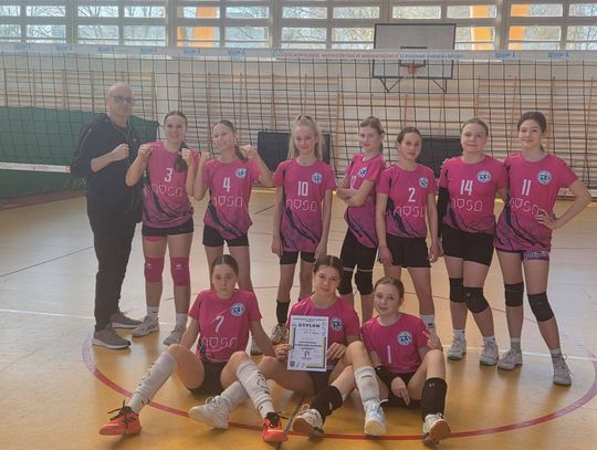 Złoty medal i awans do finału wojewódzkiego. Siatkarki SP3 z Nysy najlepsze w półfinale