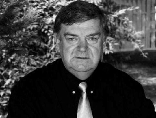 Zmarł wieloletni nauczyciel Carolinum Józef Karaszewski