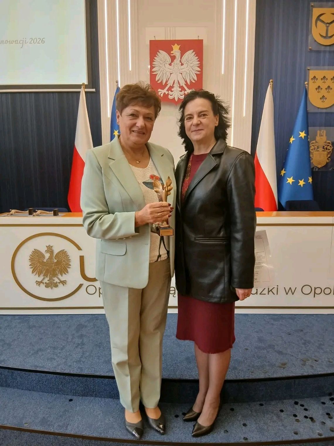 Bożena Węglarz wyróżniona. Dyrektorka SP nr 1 w Nysie z prestiżową statuetką Bożena Węglarz wyróżniona. Dyrektorka SP nr 1 w Nysie z prestiżową statuetką