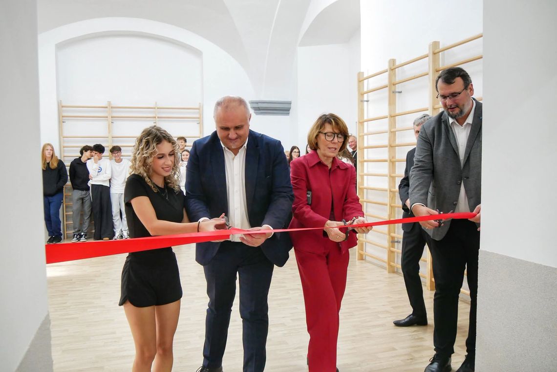 Carolinum w Nysie po remontach. Odnowiono salę gimnastyczną i siłownię Carolinum w Nysie po remontach. Odnowiono salę gimnastyczną i siłownię