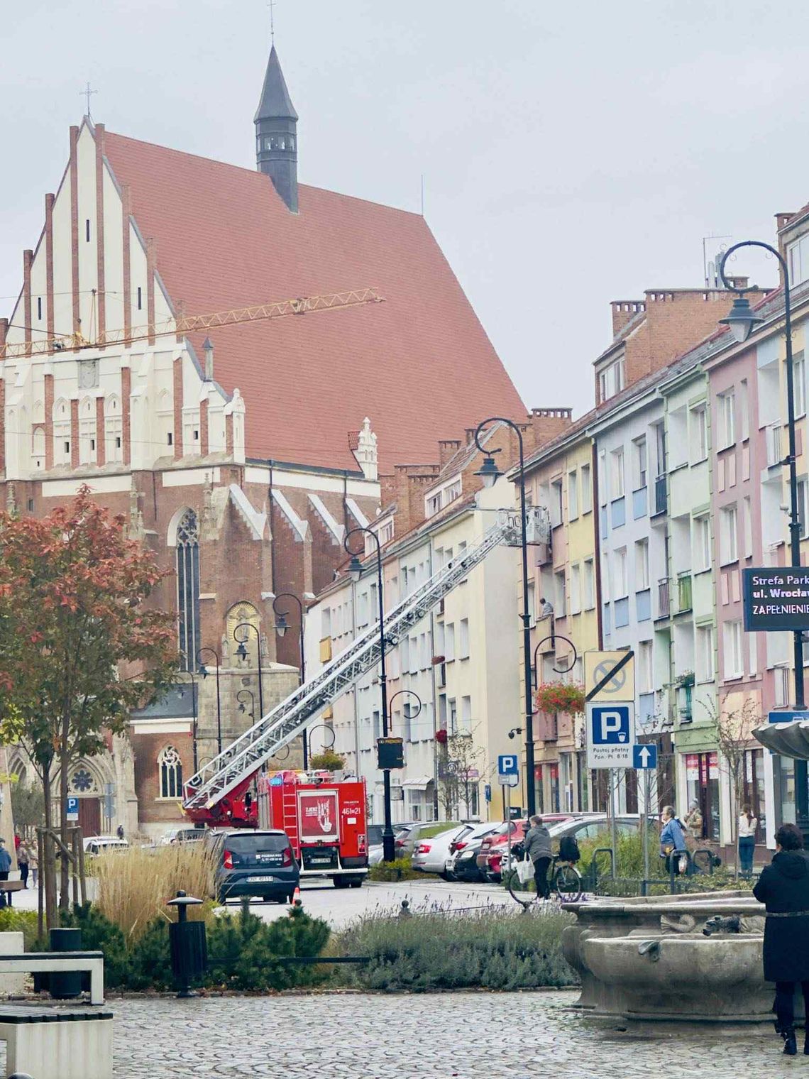 Czujni sąsiedzi wezwali służby – interwencja strażaków w Rynku