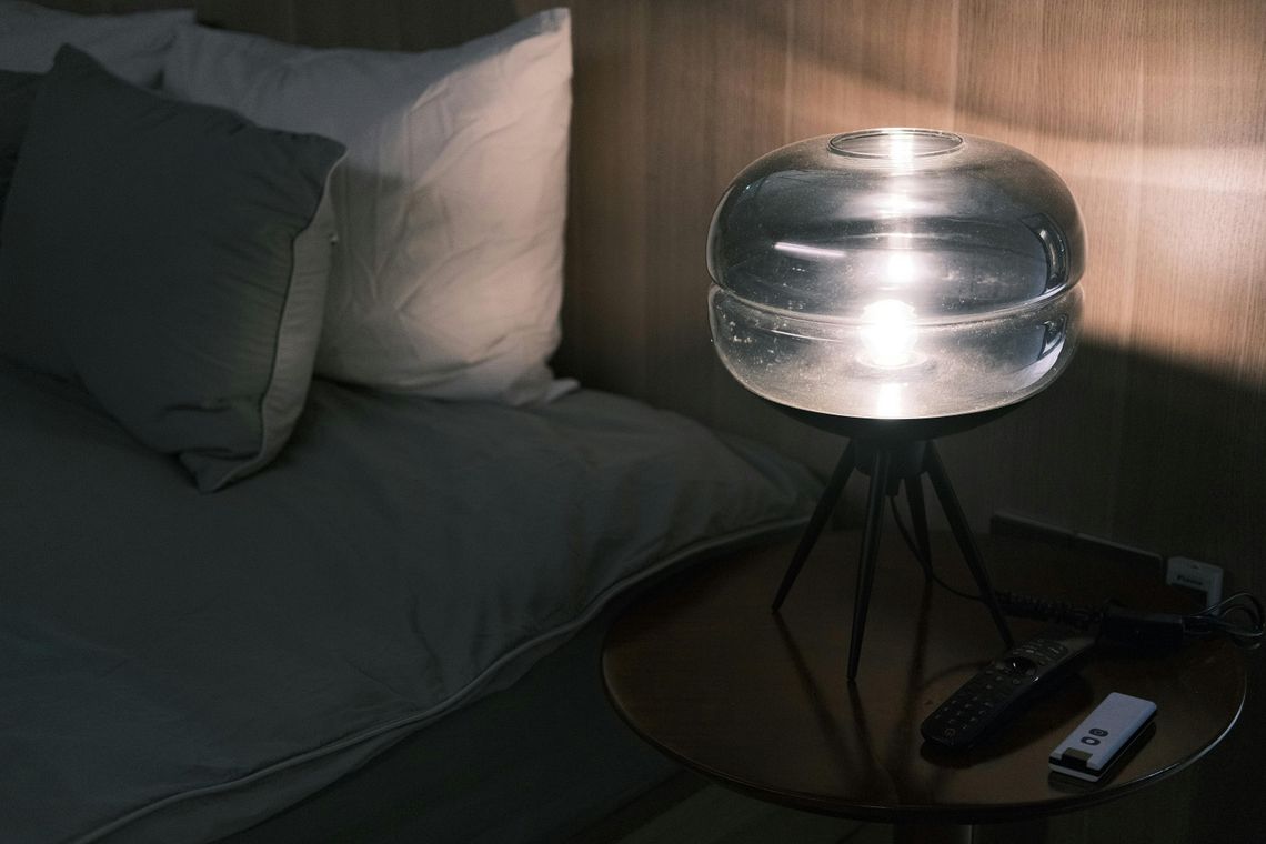 Czym różnią się ręcznie robione lampy od tych masowych?