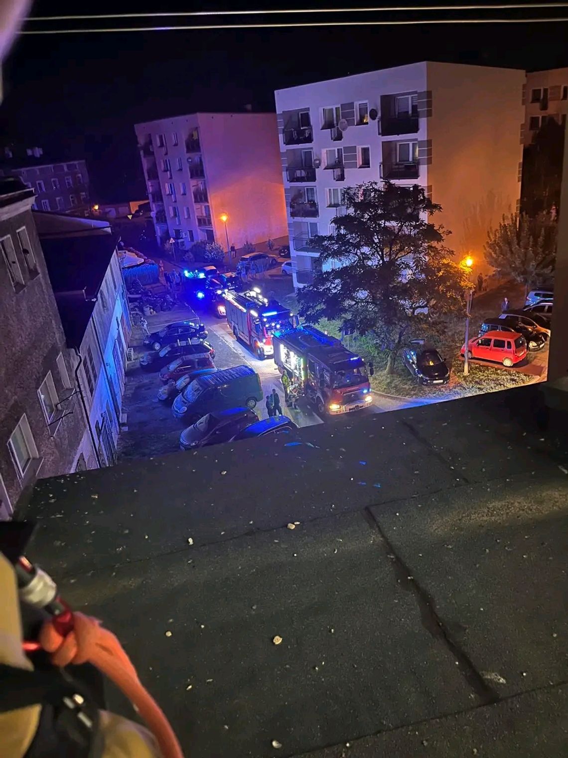 Damatyczny upadek mężczyzny z trzeciego piętra. Akcja ratowników wysokościowych