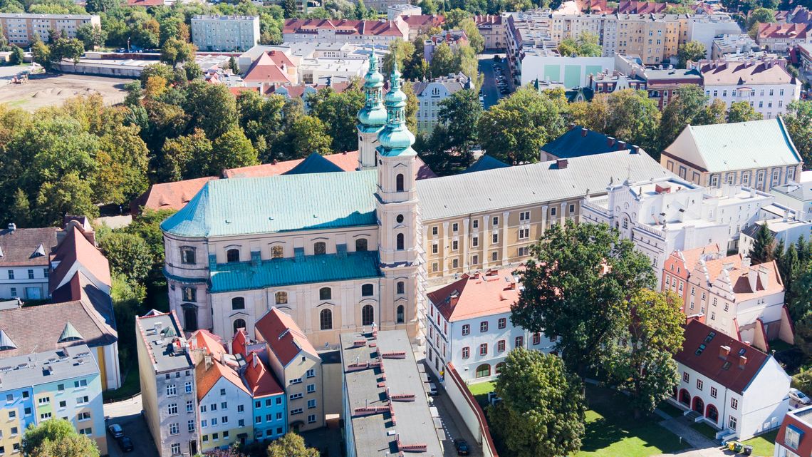 Dni Seniora już październiku. Cel? Jak się chronić przed dezinformacją i oszustami Dni Seniora już październiku. Cel? Jak się chronić przed dezinformacją i oszustami