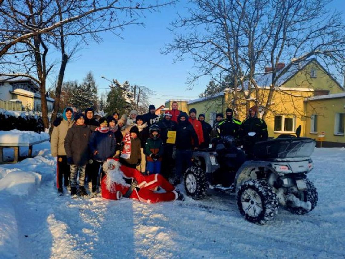 Dzieci z Domu Dziecka odwiedzili Mikołaje... na quadach Dzieci z Domu Dziecka odwiedzili Mikołaje... na quadach