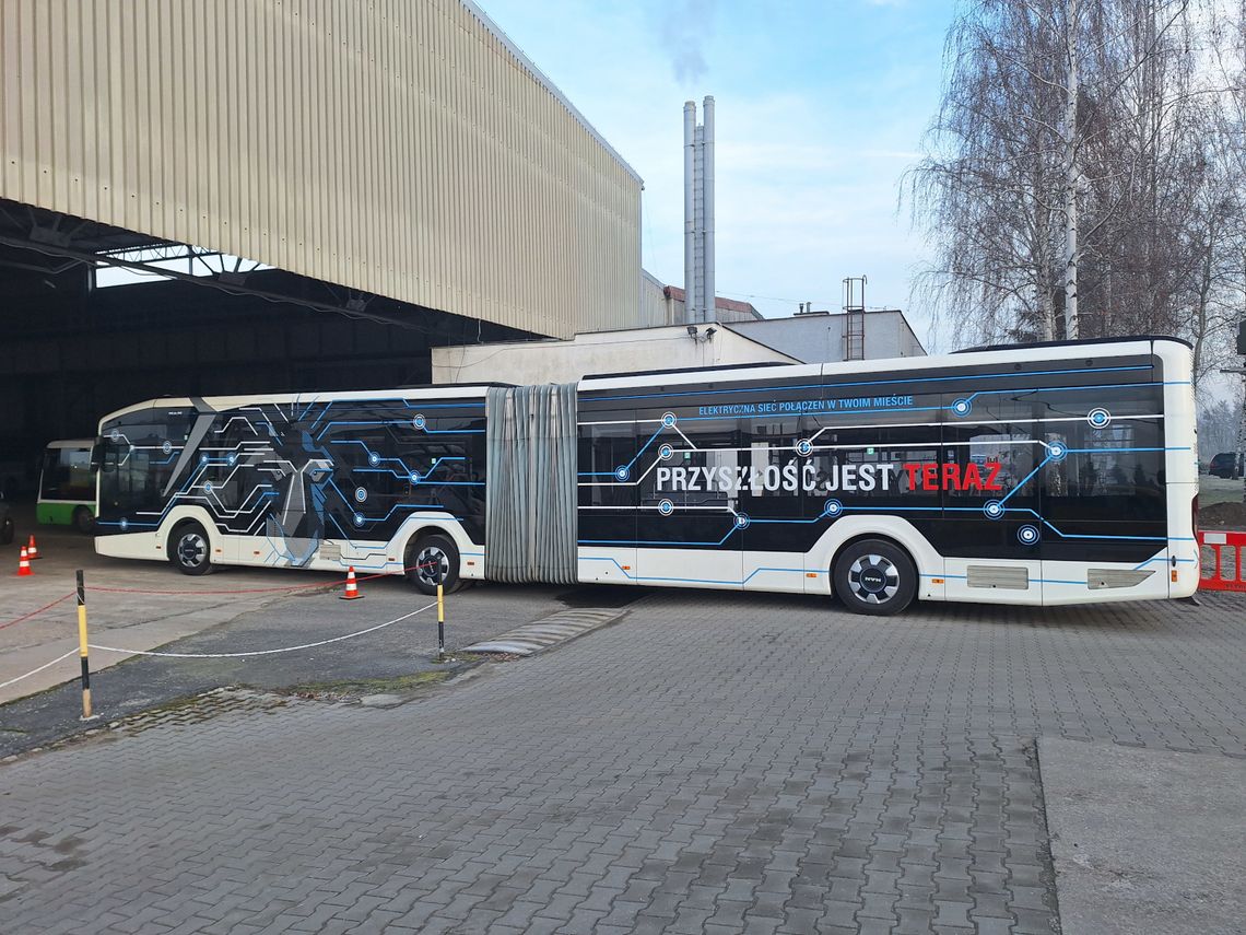 Elektryczny autobus przegubowy na ulicach Nysy. MZK sprawdza nowe rozwiązania Elektryczny autobus przegubowy na ulicach Nysy. MZK sprawdza nowe rozwiązania