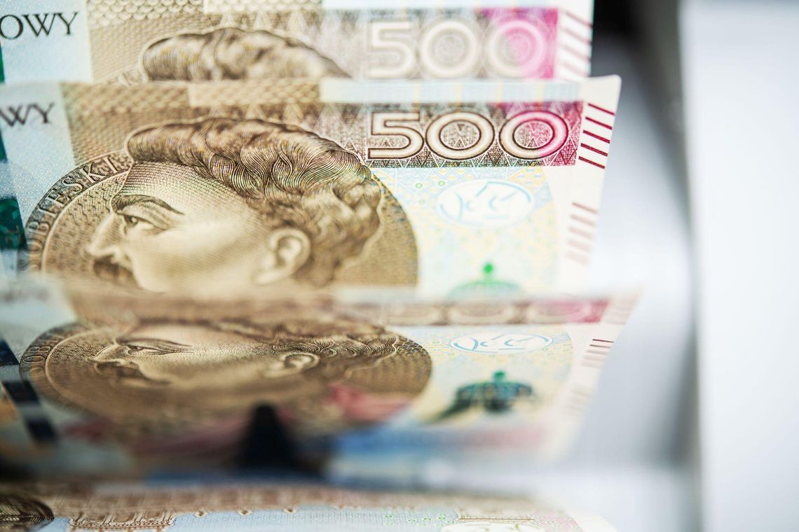 Gotówka w odwrocie. Seniorzy idą w ubankowienie Gotówka w odwrocie. Seniorzy idą w ubankowienie