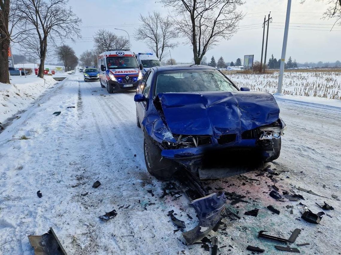 Groźny wypadek w Otmuchowie. Dwie osoby ranne