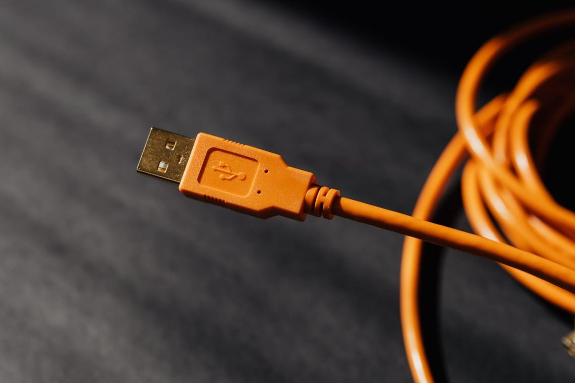 Jak wybrać najlepszą ładowarkę samochodową USB dla Twoich potrzeb? Forcell doradza